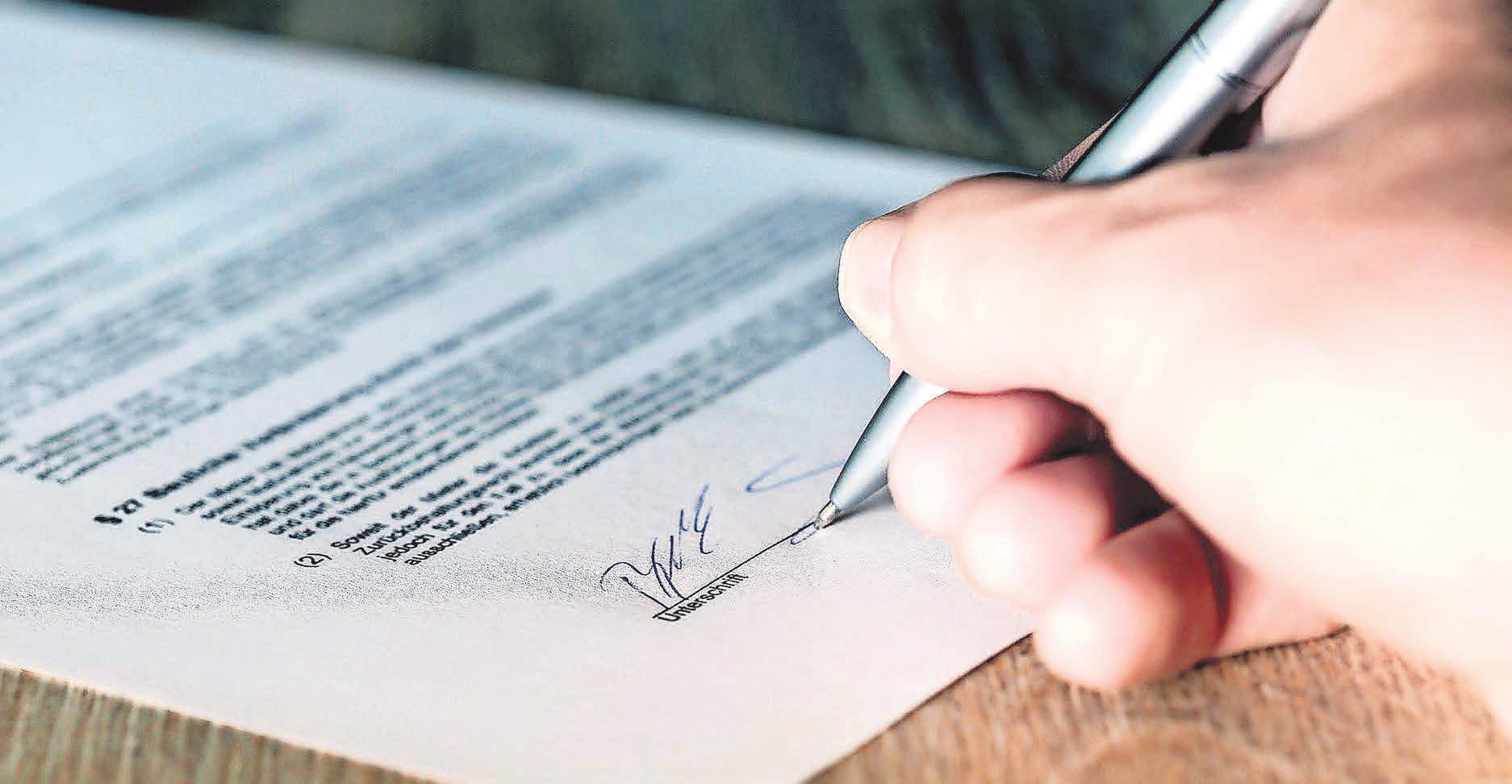 Eine Unterschrift kann eine lange Verbindlichkeit bedeuten. Eine Unterschrift kann eine lange Verbindlichkeit bedeuten.