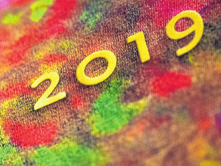 2019 bringt für Steuerzahler eine Reihe von Änderungen. Familien zum Beispiel bleibt oft mehr Geld in der Tasche. FOTO: ANDREA WARNECKE, TMN 2019 bringt für Steuerzahler eine Reihe von Änderungen. Familien zum Beispiel bleibt oft mehr Geld in der Tasche. FOTO: ANDREA WARNECKE, TMN