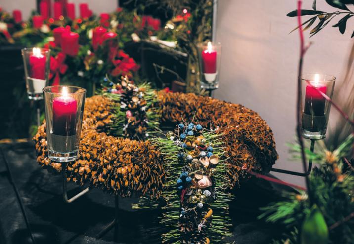 Selbst gemacht, ehrlich, individuell und kreativ – die Adventsgestecke und Kränze von Jentsch veredeln die Vorweihnachtszeit Foto: pr