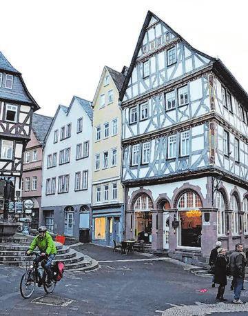 Wetzlar lädt Allerheiligen zu einem Einkaufsbummel ein. Foto: Dr. Volker Gastreich Wetzlar lädt Allerheiligen zu einem Einkaufsbummel ein. Foto: Dr. Volker Gastreich