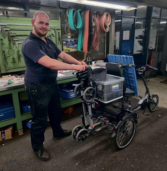 Pascal Hohn modifizierte ein E-Bike, sodass nun eine Gehilfe integriert ist. So erhält der Fahrer noch mehr Bewegungsfreiheit. Fotos: Tina Jordan