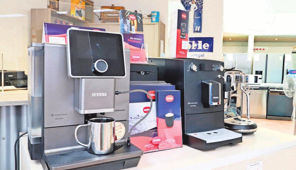 Klaus und Mareike Thiel haben in der Elektro-Fundgrube neben Haushaltsgeräten auch hochwertige Kaffeevollautomaten im Programm. Klaus und Mareike Thiel haben in der Elektro-Fundgrube neben Haushaltsgeräten auch hochwertige Kaffeevollautomaten im Programm.