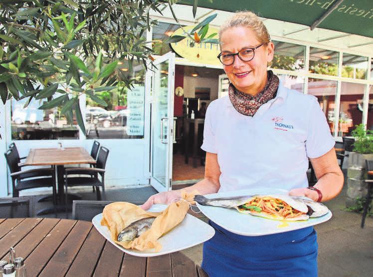 Katrin Frisch bietet jetzt marinierte Forellen für Ofen und Pfanne. Im Frisch-Haus gibt es die Fische fix und fertig zubereitet zum Genießen. Katrin Frisch bietet jetzt marinierte Forellen für Ofen und Pfanne. Im Frisch-Haus gibt es die Fische fix und fertig zubereitet zum Genießen.