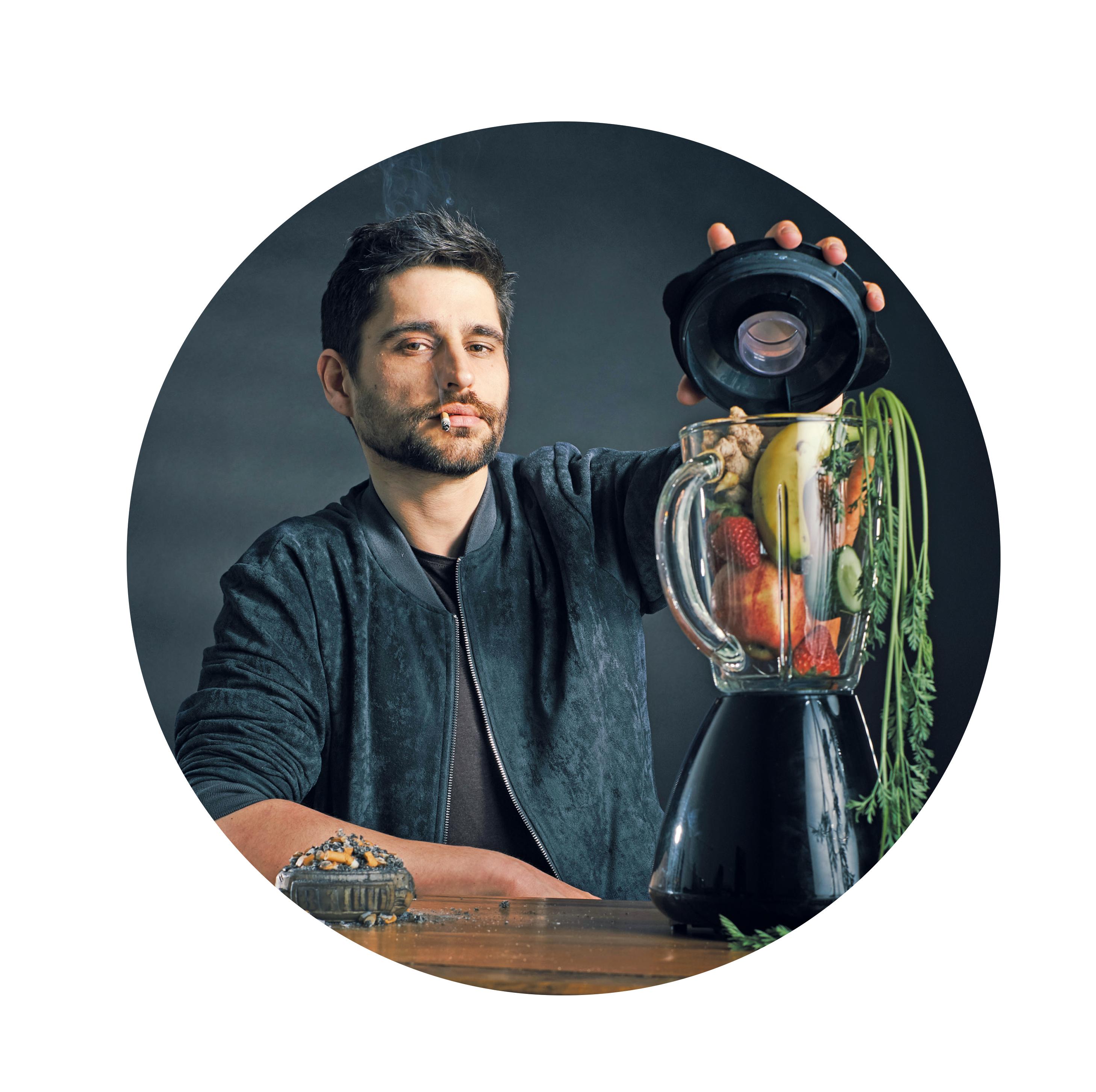 Mixt nicht nur Slam-Poetry und Comedy virtuos: Nektarios Vlachopoulos. Mixt nicht nur Slam-Poetry und Comedy virtuos: Nektarios Vlachopoulos.