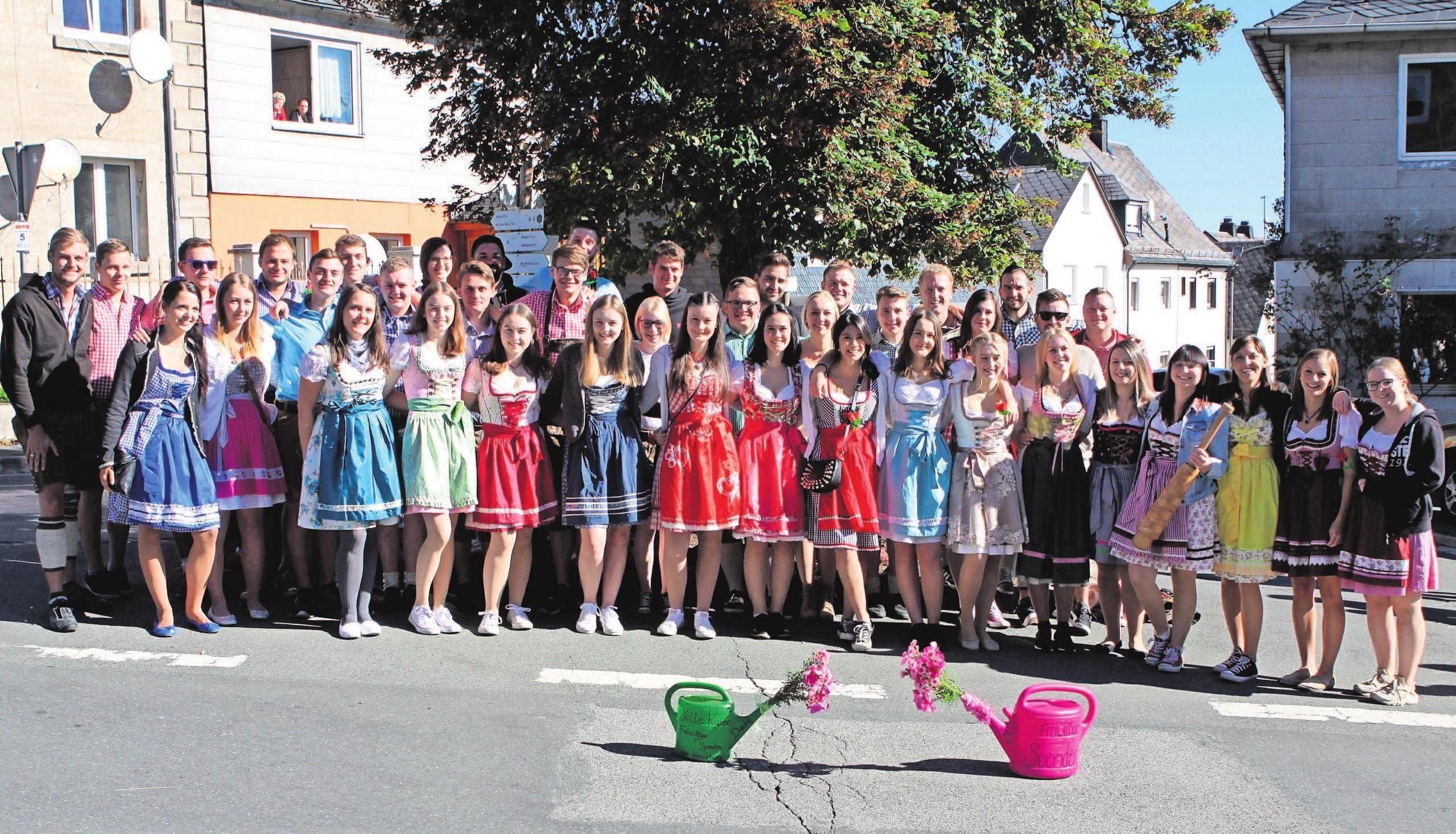 Die Besucher können sich am Sonntag nach dem Gottesdienst wieder auf einen Tanz der „Kerwamaala & Kerwabuum“ freuen. Foto: Archiv Michael Wunder Die Besucher können sich am Sonntag nach dem Gottesdienst wieder auf einen Tanz der „Kerwamaala & Kerwabuum“ freuen. Foto: Archiv Michael Wunder