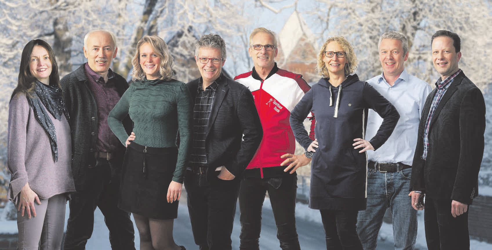 Von links nach rechts stellvertretend für die Ilseder Geschäftsleute: Marion Ludwig (Reisebüro Ludwig), Achim Hammer (Textil & Mode Decker), Jessica Stark (Intense Cut), Werner Pohl (Fotostudio Ilsede), Manfred Rettinghausen (Sporthaus Ilsede), Sabine Paszkowsky (Werner – Lust auf schöne Schuhe), Andreas Iseke (EP: Iseke), Peter Prause (Tiedemann Optik) Foto: Studio für Fotografie in Ilsede Von links nach rechts stellvertretend für die Ilseder Geschäftsleute: Marion Ludwig (Reisebüro Ludwig), Achim Hammer (Textil & Mode Decker), Jessica Stark (Intense Cut), Werner Pohl (Fotostudio Ilsede), Manfred Rettinghausen (Sporthaus Ilsede), Sabine Paszkowsky (Werner – Lust auf schöne Schuhe), Andreas Iseke (EP: Iseke), Peter Prause (Tiedemann Optik) Foto: Studio für Fotografie in Ilsede
