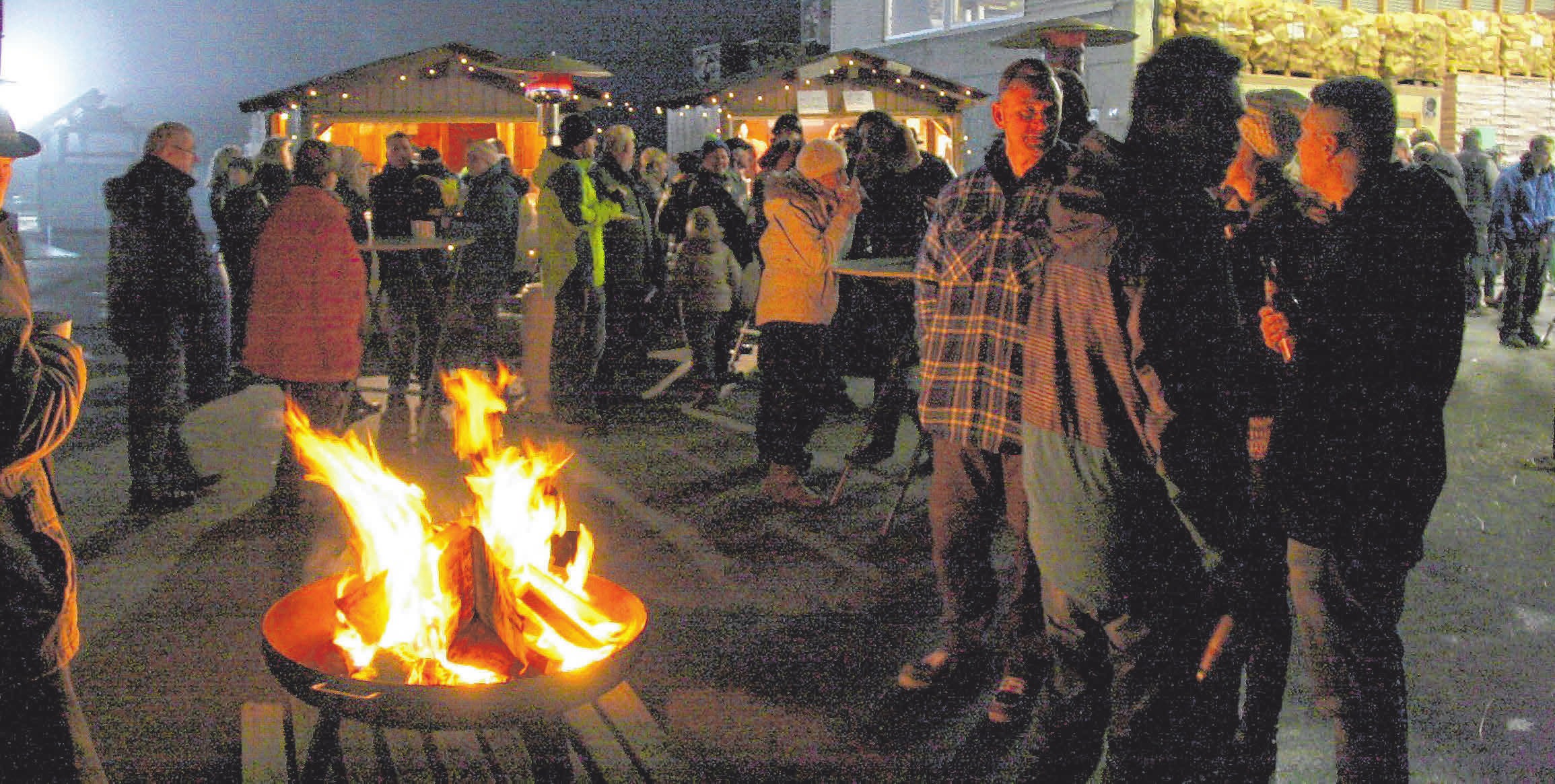 Auch die Aalener Nachrichten/Ipf- und Jagst-Zeitung präsentieren sich auf der Energie- und Baumesse. FOTO: JASMIN AMEND Die Feuerstelle im Außenbereich gehört dazu und wird auch vor der Walder Tenne bleiben. FOTOS (2): NICOLE FRICK