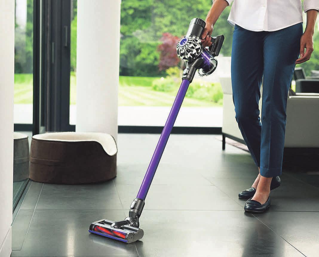 Wer eine Haushaltshilfe beschäftigt, hat die Möglichkeit, den finanziellen Aufwand steuerlich aufzuführen und Geld zu sparen. Foto: Dyson Wer eine Haushaltshilfe beschäftigt, hat die Möglichkeit, den finanziellen Aufwand steuerlich aufzuführen und Geld zu sparen. Foto: Dyson