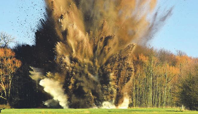 In Porz wurde im März eine Bombe gezielt gezündet. Foto: Miklos Laubert In Porz wurde im März eine Bombe gezielt gezündet. Foto: Miklos Laubert