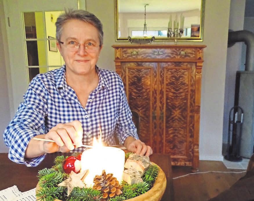 Ein selbst gefertigtes Adventsgesteck der Landfrau. Ein selbst gefertigtes Adventsgesteck der Landfrau.