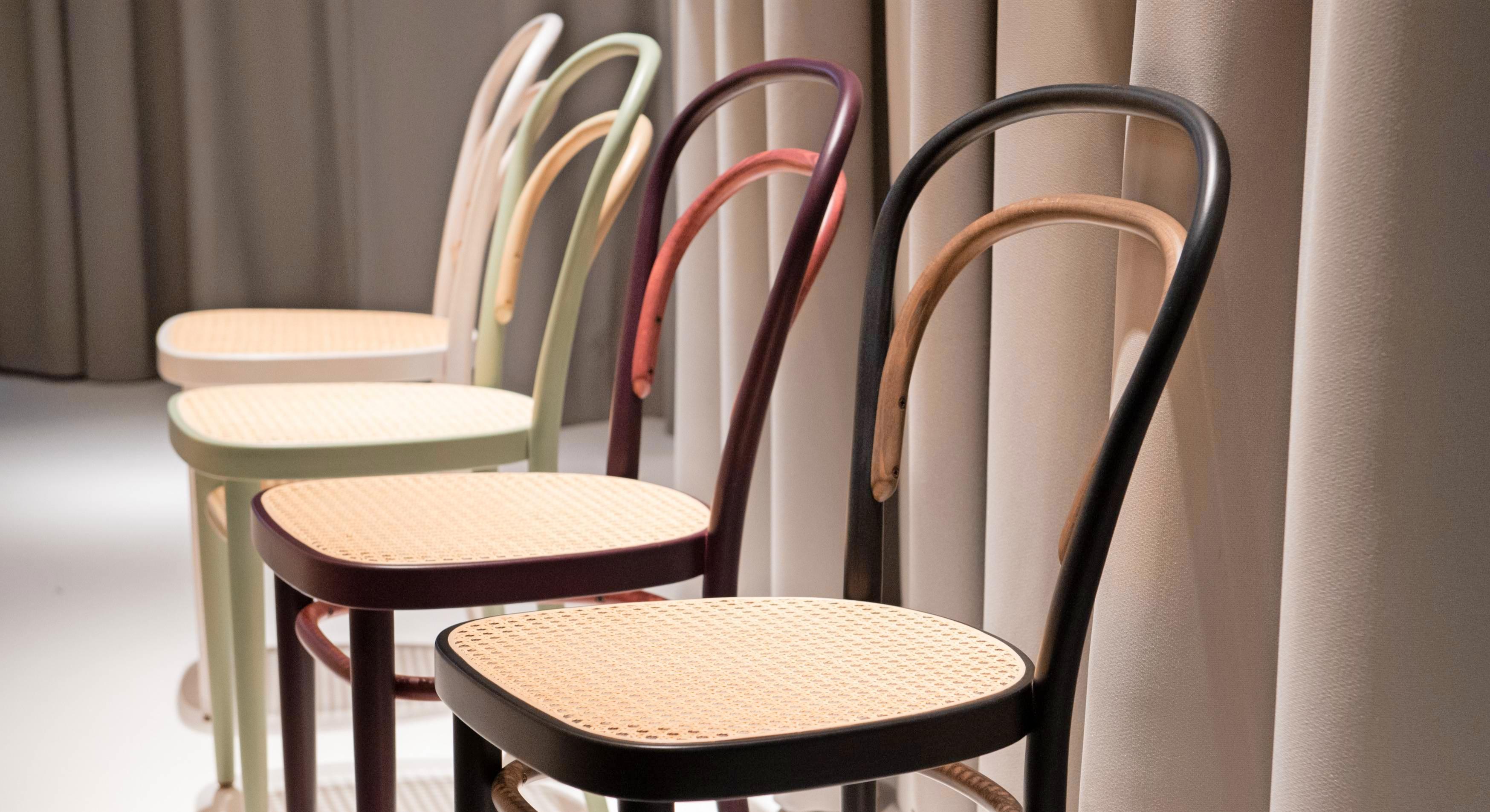 Der Kaffeehausstuhl von Thonet ist bis heute ein Klassiker, der nicht aus der Mode kommt – auch als massengefertigtes Möbelstück. Foto: dp Der Kaffeehausstuhl von Thonet ist bis heute ein Klassiker, der nicht aus der Mode kommt – auch als massengefertigtes Möbelstück. Foto: dp