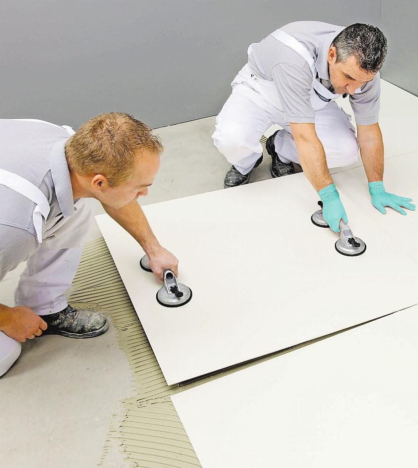 Damit großformatige Fliesen überzeugend aussehen, brauchen sie einen geeigneten Unterbau – angefangen mit dem Estrich. FOTO: DJD/VERBAND FÜR DÄMMSYSTEME, PUTZ UNDMÖRTEL E.V. Damit großformatige Fliesen überzeugend aussehen, brauchen sie einen geeigneten Unterbau – angefangen mit dem Estrich. FOTO: DJD/VERBAND FÜR DÄMMSYSTEME, PUTZ UNDMÖRTEL E.V.