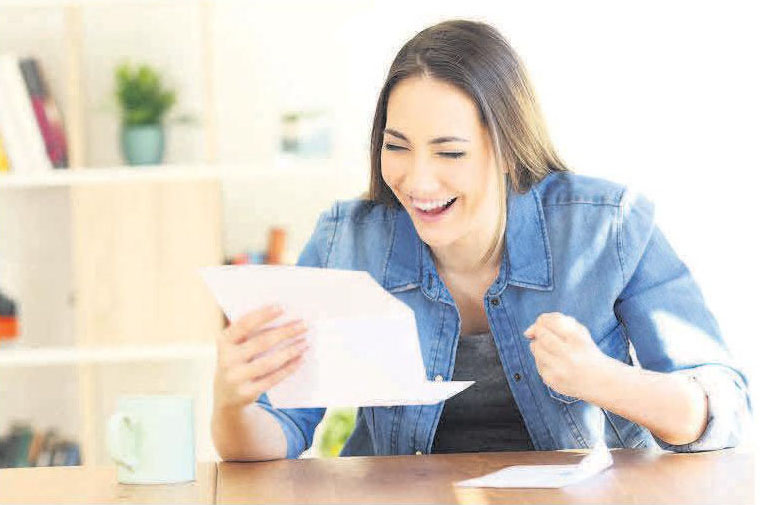 Die Freude ist groß, wenn das Finanzamt Geld zurückzahlt. Foto: djd/Nürnberger Versicherung/Adobe Stock/Antonio Guillem Die Freude ist groß, wenn das Finanzamt Geld zurückzahlt. Foto: djd/Nürnberger Versicherung/Adobe Stock/Antonio Guillem