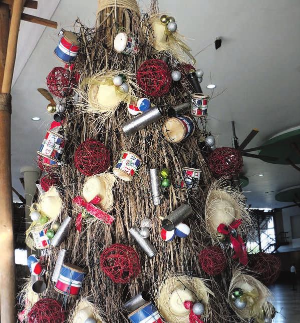 In der Dominikanischen Republik hängt man gern Musikinstrumente in den „Baum“