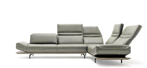 Das Sofa hs.420 von Hülsta lässt sich mit Leichtigkeit auf viele Bedürfnisse anpassen