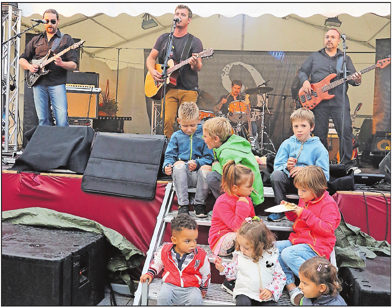 War 2018 beim Fest dabei: die Band „Gitarrenhelden“. FOTO: ABF War 2018 beim Fest dabei: die Band „Gitarrenhelden“. FOTO: ABF