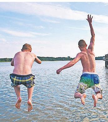 Strandbäder bieten Wasserspaß für jedermann. Strandbäder bieten Wasserspaß für jedermann.