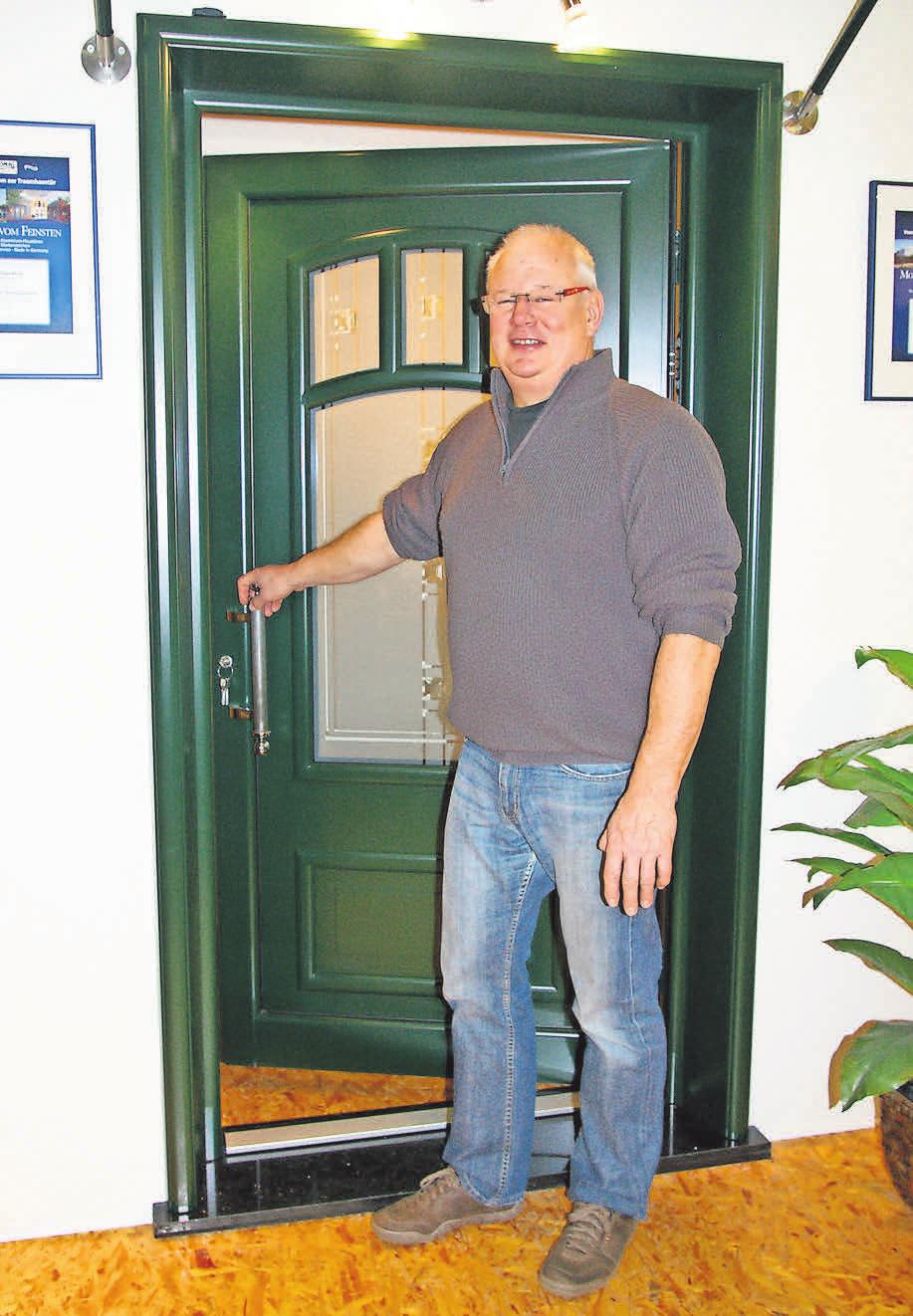 Frank Hildebrandt empfiehlt eine sichere Tür von KOMPOtherm. Frank Hildebrandt empfiehlt eine sichere Tür von KOMPOtherm.