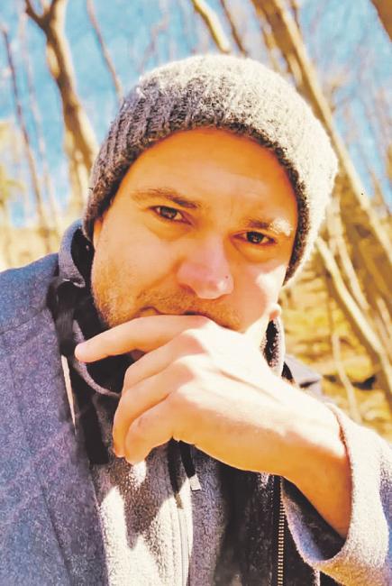 Wenn er sich nicht gerade auf dem Golfplatz oder in den Wäldern rund um Hürth „rumtreibt“, schreibt Manuel Konsik Thriller Bild: Konsik Wenn er sich nicht gerade auf dem Golfplatz oder in den Wäldern rund um Hürth „rumtreibt“, schreibt Manuel Konsik Thriller Bild: Konsik
