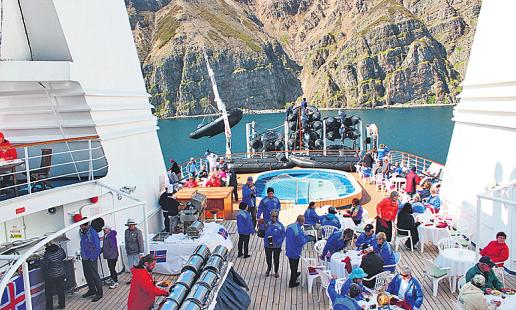 Land in Sicht: Die Ocean Diamond bringt ihre Passagiere zu traumhaften Orten Foto:Iceland Pro Cruises