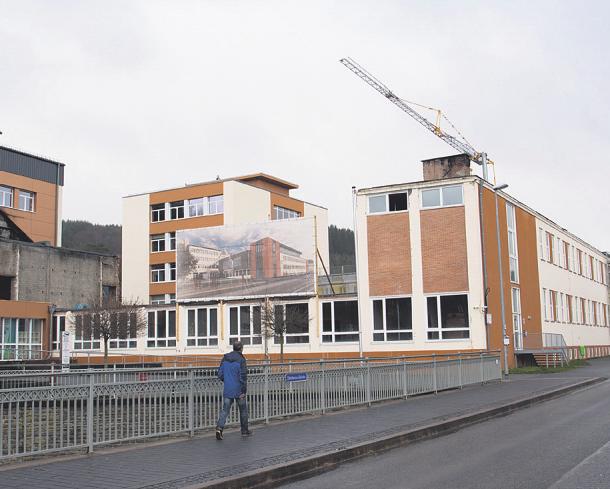 Nach dem Brand schreiten die Arbeiten im Städtischen Johannes-Sturmius-Gymnasium in Schleiden voran Bild: Hanna Bender Nach dem Brand schreiten die Arbeiten im Städtischen Johannes-Sturmius-Gymnasium in Schleiden voran Bild: Hanna Bender