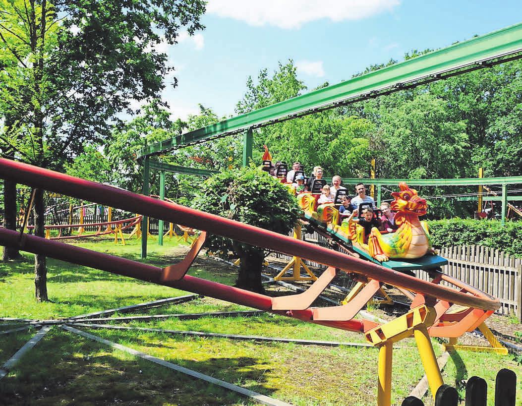 Im Erse Park Uetze haben Groß und Klein viel Spaß bei den rasanten Fahrgastattraktionen. Im Erse Park Uetze haben Groß und Klein viel Spaß bei den rasanten Fahrgastattraktionen.