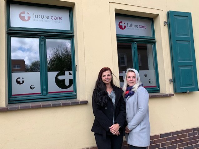 Die beiden Geschäftsführerinnen von Future Care: Nancy Hofmann und Susann Thurm (v. l.). FOTO: CHRISTINE LAUFER Die beiden Geschäftsführerinnen von Future Care: Nancy Hofmann und Susann Thurm (v. l.). FOTO: CHRISTINE LAUFER