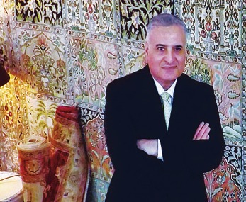 Mehrdad Rakhshan ist Sachverständiger und Gutachter für Orientteppiche. Foto: Rakhshan