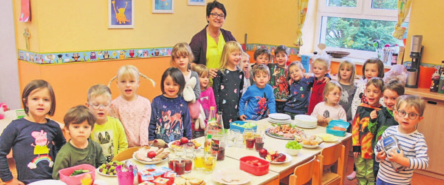 Zum Erntedankfest ist auch der Tisch im Kindergarten reichlich gedeckt. Foto: Helmut Engel Zum Erntedankfest ist auch der Tisch im Kindergarten reichlich gedeckt. Foto: Helmut Engel