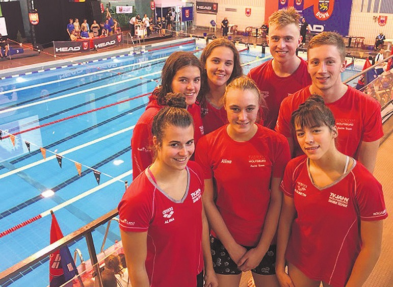 Die Schwimmer des TV Jahn beim internationalen Jugendmeeting Die Schwimmer des TV Jahn beim internationalen Jugendmeeting