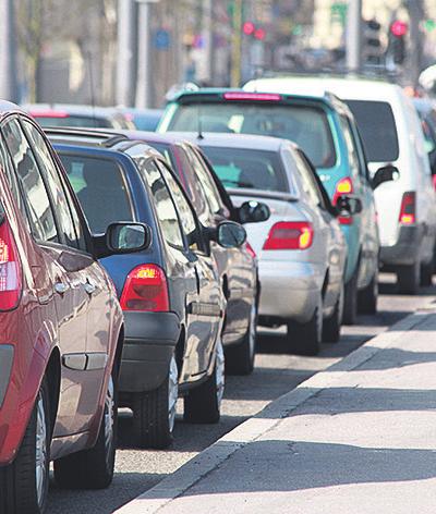 Assistenzsysteme erleichtern bei dichtem Verkehr die Fahrt Image 2 Assistenzsysteme erleichtern bei dichtem Verkehr die Fahrt Image 2