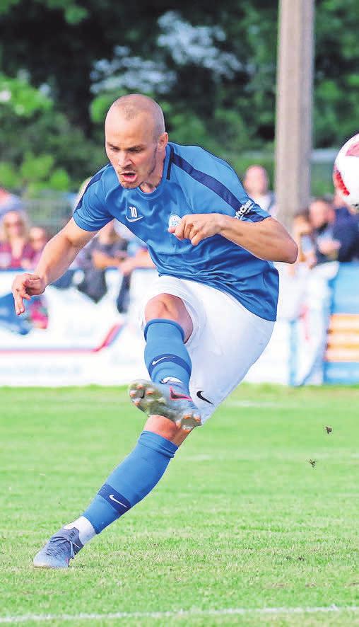Hansa-Neuzugang Korbinian Vollmann beim Torabschluss. Der 25-Jährige, der ablösefrei vom Zweitligisten SV Sandhausen kam, gilt als technisch versiert und torgefährlich. In der Vorbereitung fehlte er zwischenzeitlich. Fotos: Frank Söllner, Lutz Bongarts (6) Hansa-Neuzugang Korbinian Vollmann beim Torabschluss. Der 25-Jährige, der ablösefrei vom Zweitligisten SV Sandhausen kam, gilt als technisch versiert und torgefährlich. In der Vorbereitung fehlte er zwischenzeitlich. Fotos: Frank Söllner, Lutz Bongarts (6)