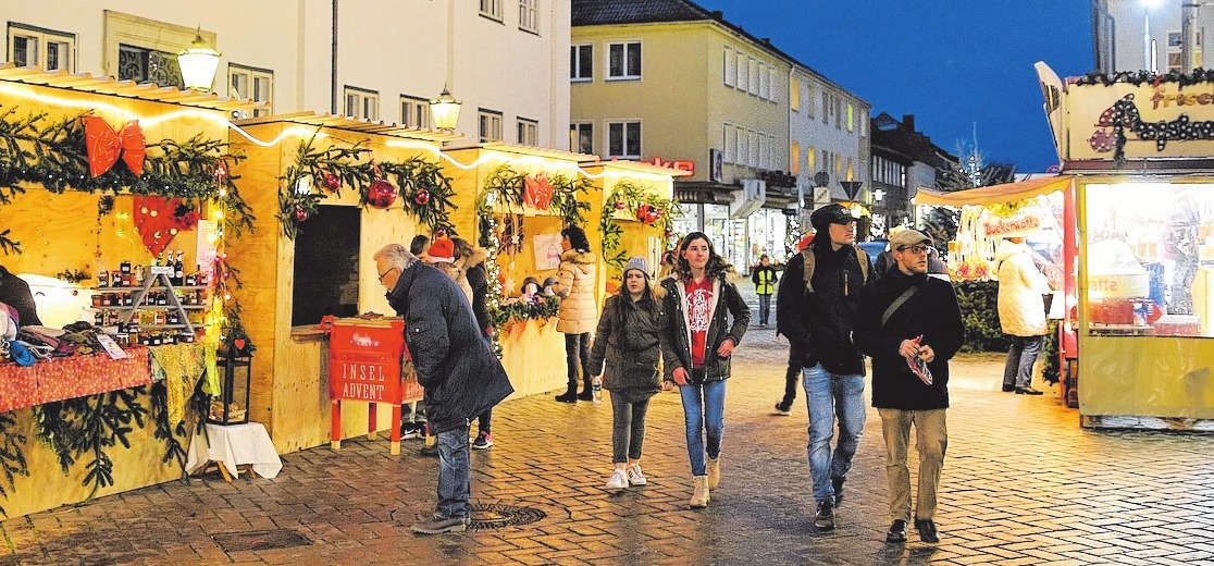 Insel-Advent vom Marktplatz bis zum Dom. FOTOS: BILLER Insel-Advent vom Marktplatz bis zum Dom. FOTOS: BILLER