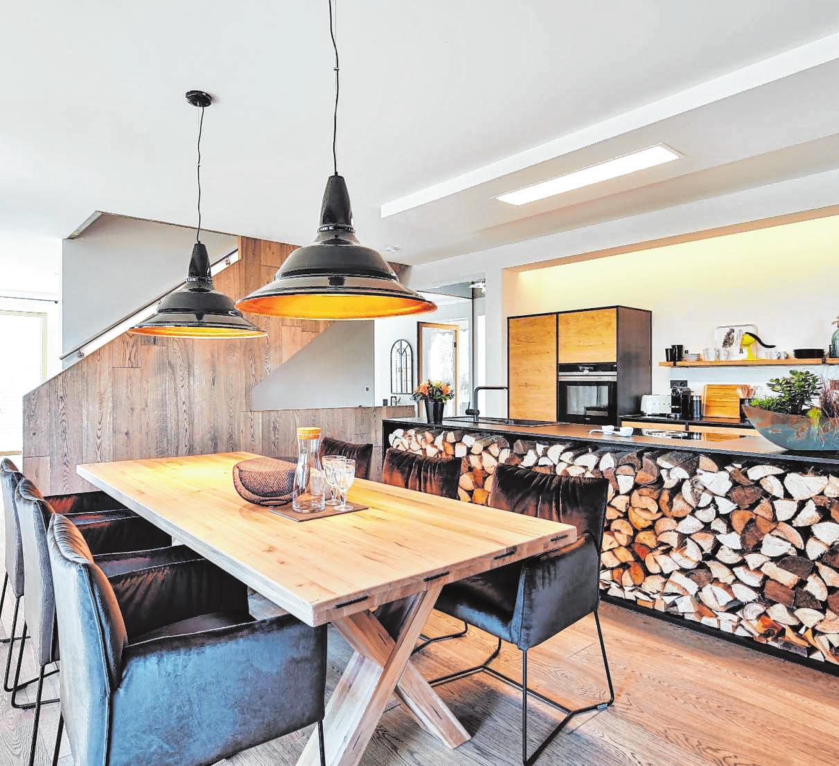 Offene Grundrisse, vor allem für Küche und Essbereich, sind ein langfristiger Trend. BILDER: Hausbau/BDF/dpa-tmn Offene Grundrisse, vor allem für Küche und Essbereich, sind ein langfristiger Trend. BILDER: Hausbau/BDF/dpa-tmn