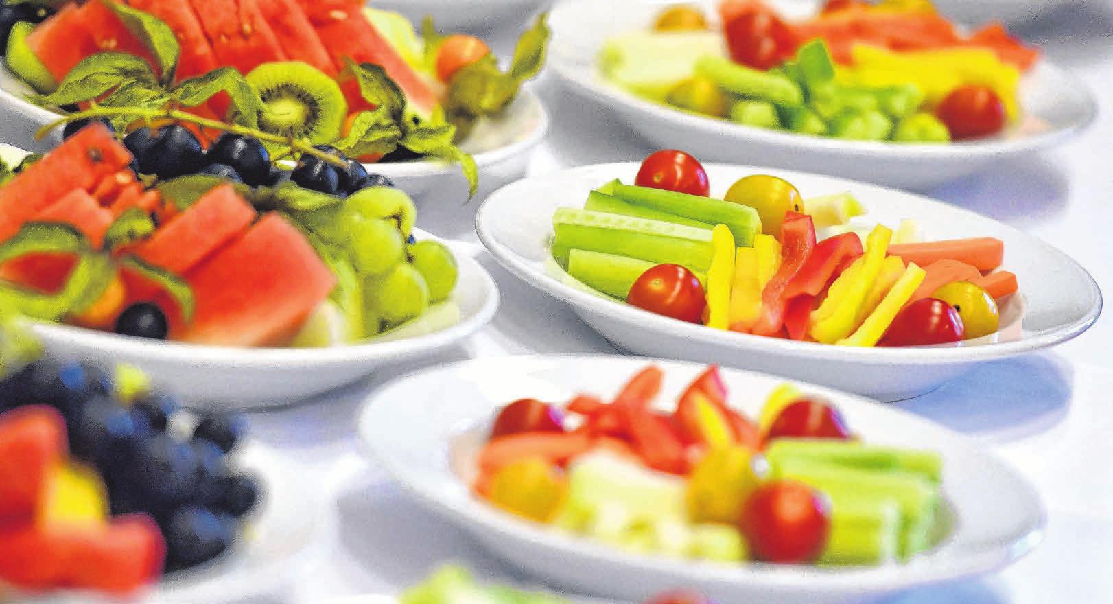 Immer mehr Kinder sind ernährungsbedingt krank. Experten meinen, dass die Schule dazu beitragen könnte, diesen Trend aufzuhalten. Foto: Ralf Hirschberger Immer mehr Kinder sind ernährungsbedingt krank. Experten meinen, dass die Schule dazu beitragen könnte, diesen Trend aufzuhalten. Foto: Ralf Hirschberger