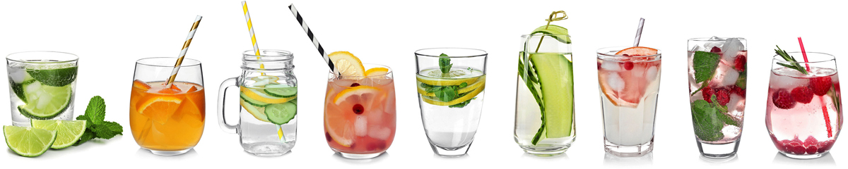 ERFRISCHEND Mit erlesenen Spirituosen und frischen Früchten gelingen ganz einfach raffinierte Cocktail-Kreationen. ERFRISCHEND Mit erlesenen Spirituosen und frischen Früchten gelingen ganz einfach raffinierte Cocktail-Kreationen.