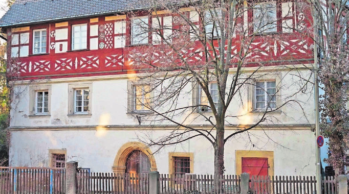 Das Schemenauhaus soll durch die Sanierung ein Schmuckstück im Ortskern werden. Das Schemenauhaus soll durch die Sanierung ein Schmuckstück im Ortskern werden.