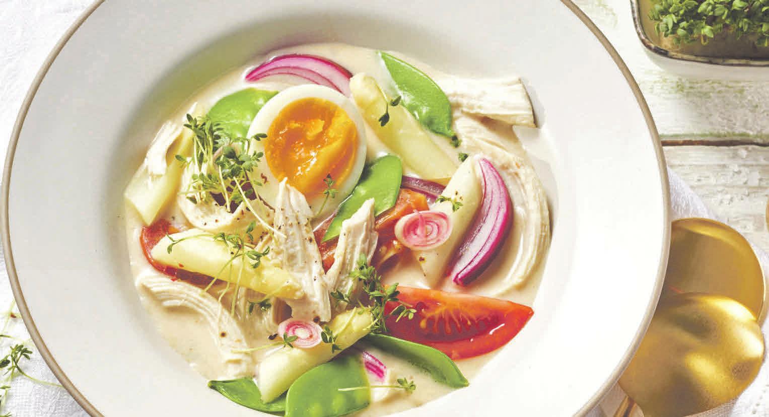 Kokos-Spargelsuppe mit Hähnchen – die moderne Version des köstlichen Klassikers für leichten, nährstoffreichen und ausgewogenen Genuss. Fotos (2): djd/Deutsches-Geflügel.de Kokos-Spargelsuppe mit Hähnchen – die moderne Version des köstlichen Klassikers für leichten, nährstoffreichen und ausgewogenen Genuss. Fotos (2): djd/Deutsches-Geflügel.de