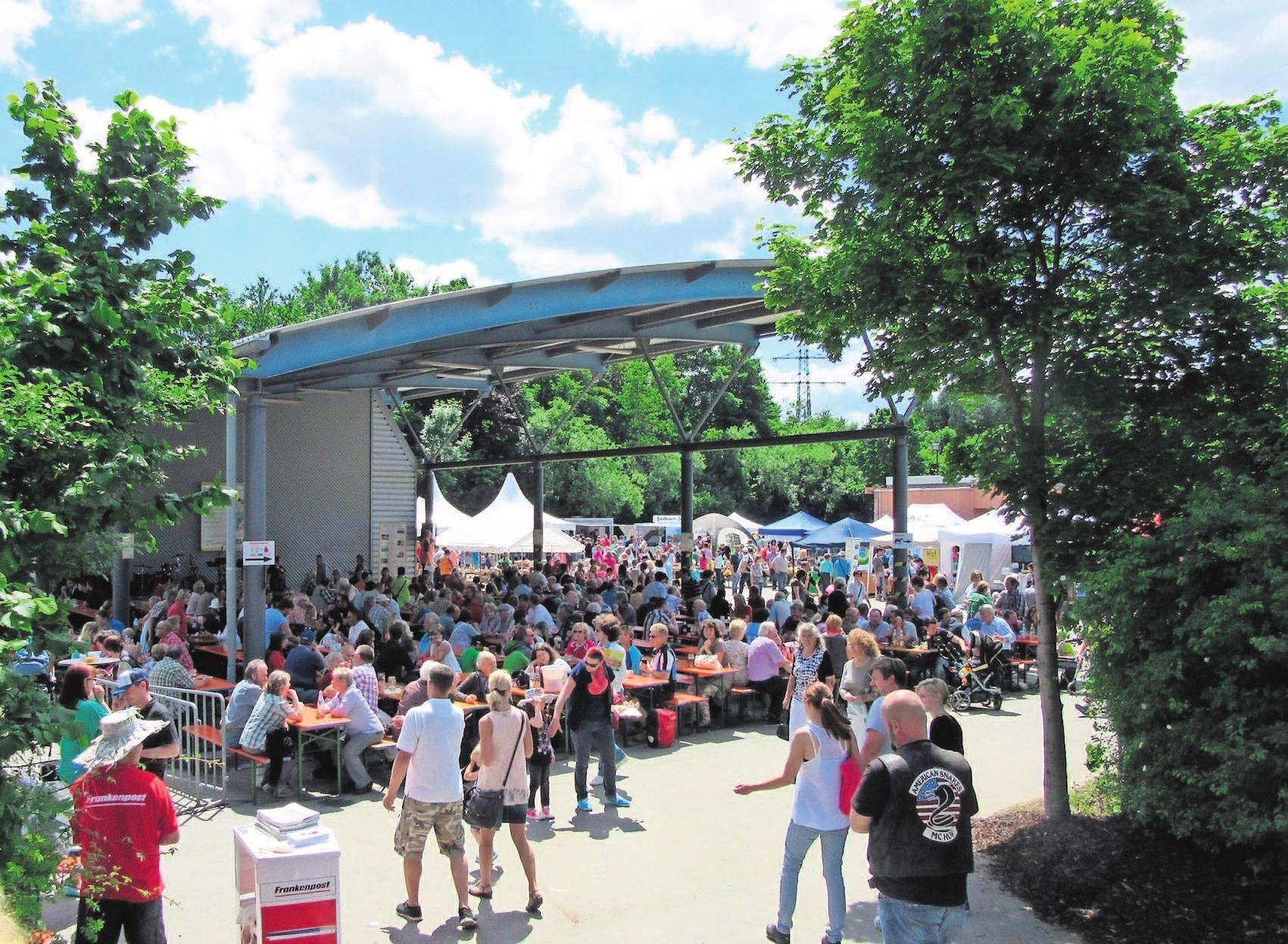 Viel geboten ist am kommenden Sonntag auf dem Gelände des Abfallzweckverbandes am Wertstoffhof in Hof. Die Besucher erwartet ein buntes Programm für die ganze Familie. Viel geboten ist am kommenden Sonntag auf dem Gelände des Abfallzweckverbandes am Wertstoffhof in Hof. Die Besucher erwartet ein buntes Programm für die ganze Familie.