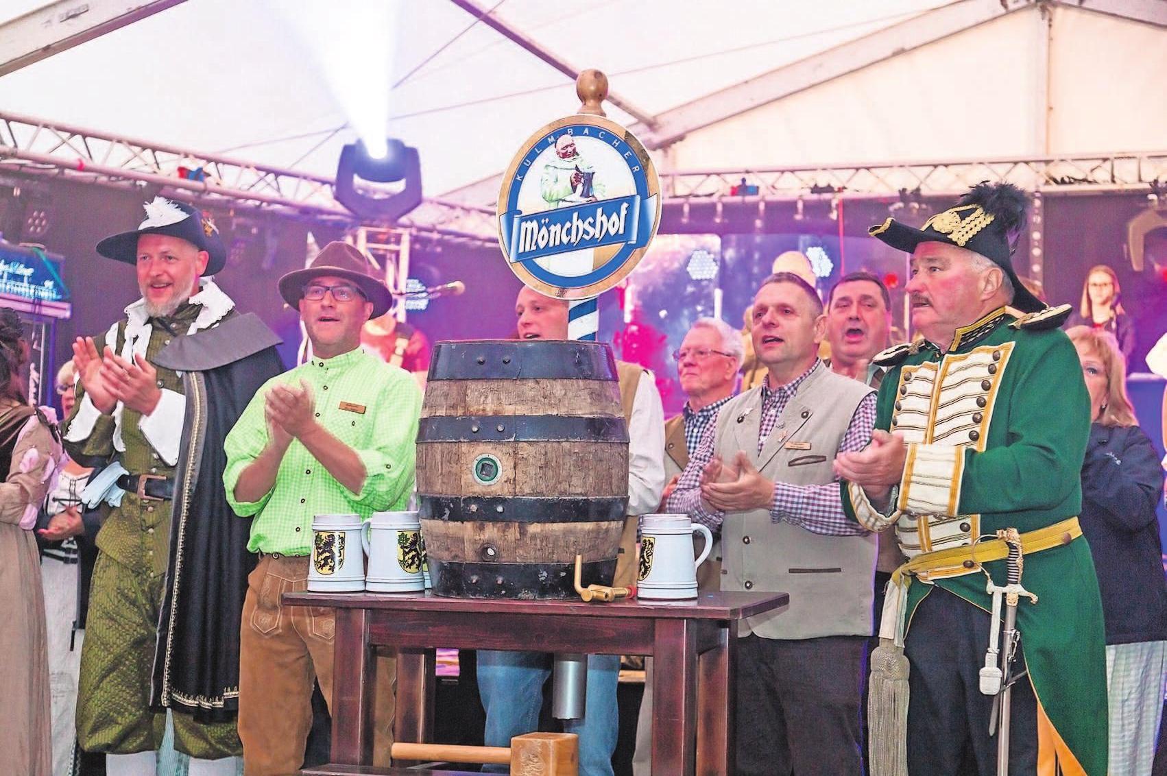 Kuhschwanzfest: Wo Historie uns das Jetzt stimmungsvoll aufeinandertreffen. Kuhschwanzfest: Wo Historie uns das Jetzt stimmungsvoll aufeinandertreffen.