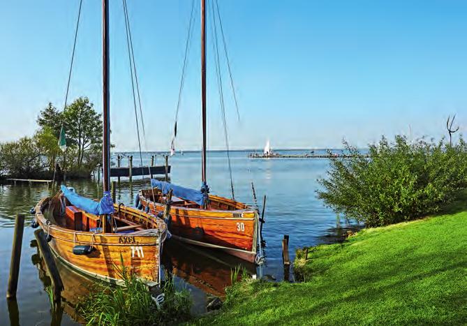 Das Steinhuder Meer lockt mit 32 Wandertouren und der Insel Wilhelmstein. Foto: HMTG, C. Wyrwa Das Steinhuder Meer lockt mit 32 Wandertouren und der Insel Wilhelmstein. Foto: HMTG, C. Wyrwa