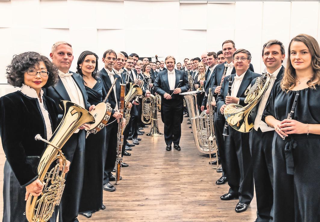 Die Sächsische Bläserphilharmonie mit Chefdirigent Thomas Clamor Foto: Christian Kern Die Sächsische Bläserphilharmonie mit Chefdirigent Thomas Clamor Foto: Christian Kern