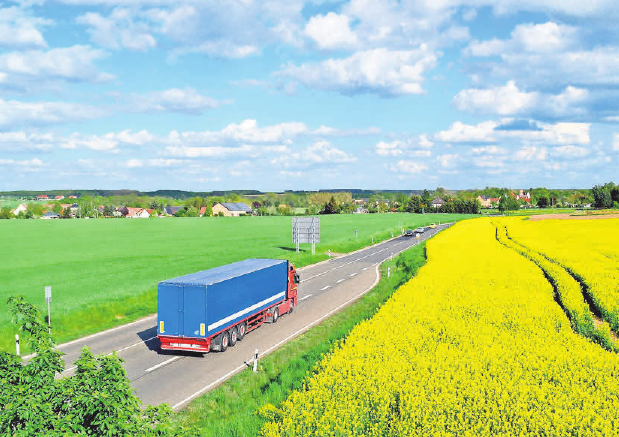 Arbeit mit Perspektive: Das Transportwesen braucht Mitarbeiter. Foto: Andreas Hermsdorf, pixelio.de Arbeit mit Perspektive: Das Transportwesen braucht Mitarbeiter. Foto: Andreas Hermsdorf, pixelio.de
