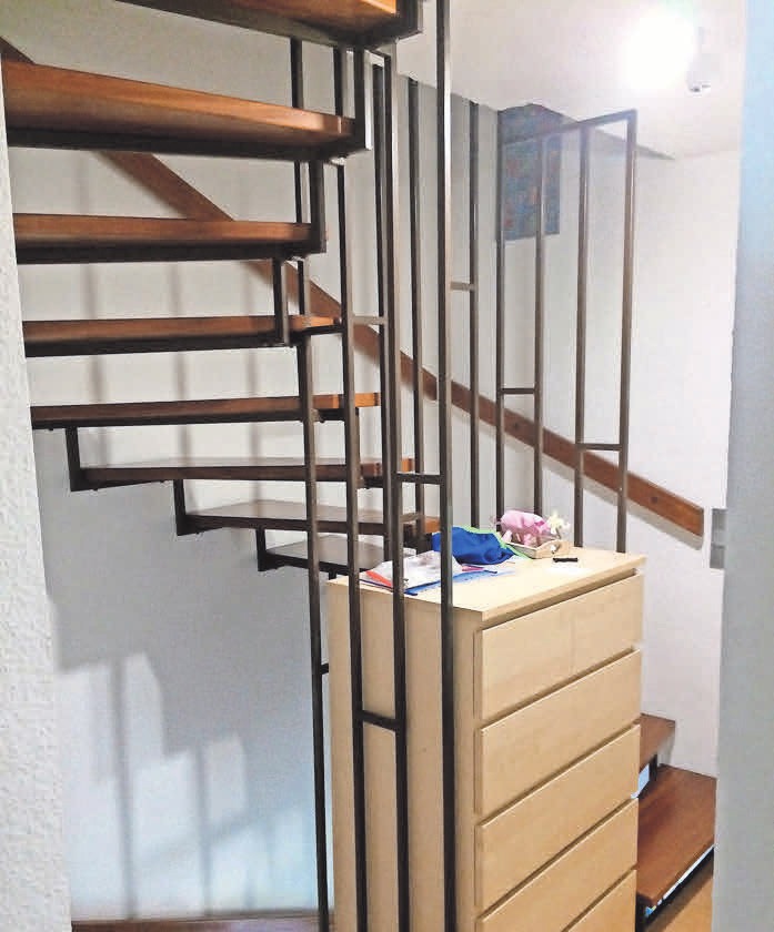 Nach der Renovierung erscheint die Treppe in neuem Glanz Nach der Renovierung erscheint die Treppe in neuem Glanz