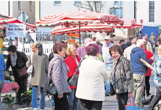 Am Sonntag trifft man sich zum Ostermarkt. Am Sonntag trifft man sich zum Ostermarkt.