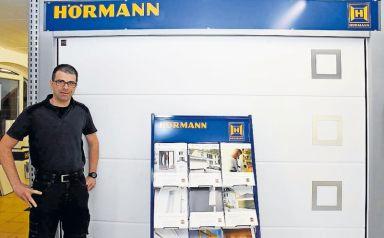 Dauerbrenner bei der H&H-Messe wie auch bei der Gewa: der in Waldmohr ansässige Unternehmer Carsten Heil. FOTO: HAMM Dauerbrenner bei der H&H-Messe wie auch bei der Gewa: der in Waldmohr ansässige Unternehmer Carsten Heil. FOTO: HAMM