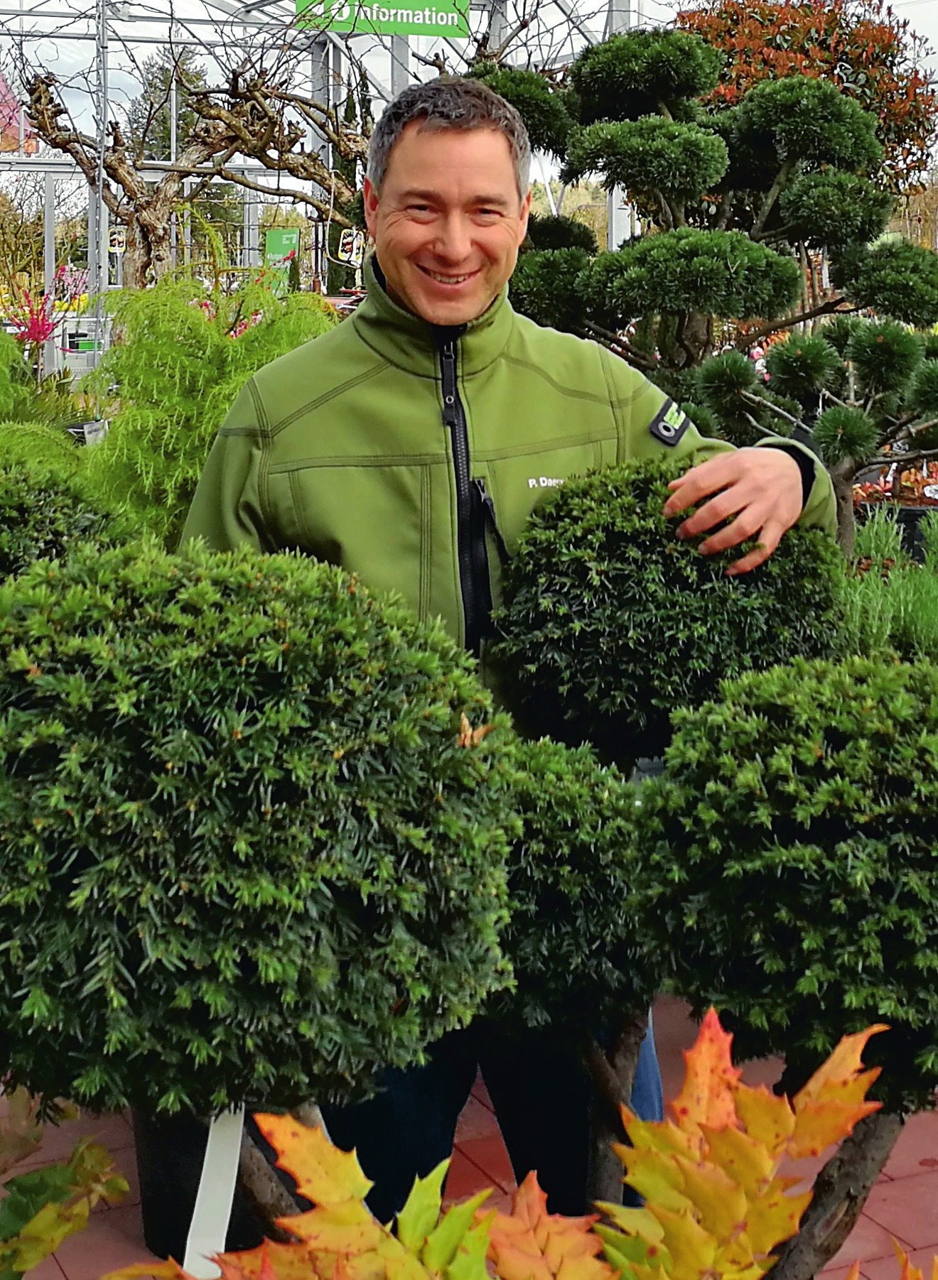 Patrick Daepp ist stolz auf den TASPO Award „Gärtnerei des Jahres 2018“. Patrick Daepp ist stolz auf den TASPO Award „Gärtnerei des Jahres 2018“.