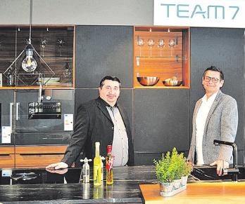 „Glückliche, zufriedene Kunden sind unser Ziel“, erklären die Geschäftsführer von Hansa Complet Stefan Schlegel (rechts) und Michele Occhipinto unisono