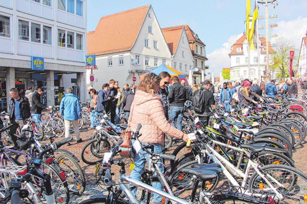 Der ADFC-Fahrradmarkt bietet Käufern wieder Gelegenheit, sich die Räder in Ruhe anzusehen und zu testen. Foto: Sandra Gallbronner, Mathias Ostertag