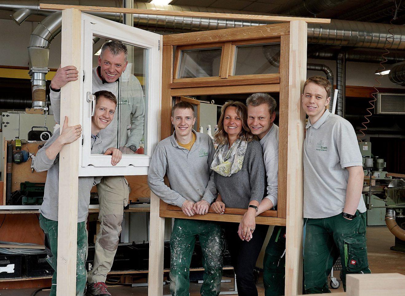 Ein Teil des Teams von Fensterbauer Erath v.l.n.re.: Werner Kammerer, Daniel Sautter, Marcel Sautter, Silke Erath, Dieter Erath und Pascal Erath. Es fehlen: Ralf Sautter, Christian Flemmig, Sigurd Speidel, Thasin Ilhan, Philipp Behrendt, Nils Rühle und Gerda Erath. Bilder: Karl Heinz Kuball